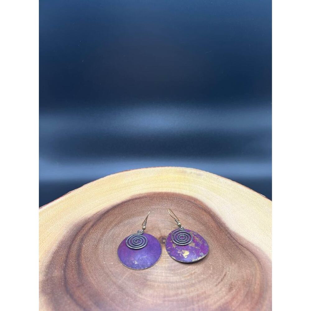 Vintage Painted Spiral Metal Earrings - Picture 3 of 5
